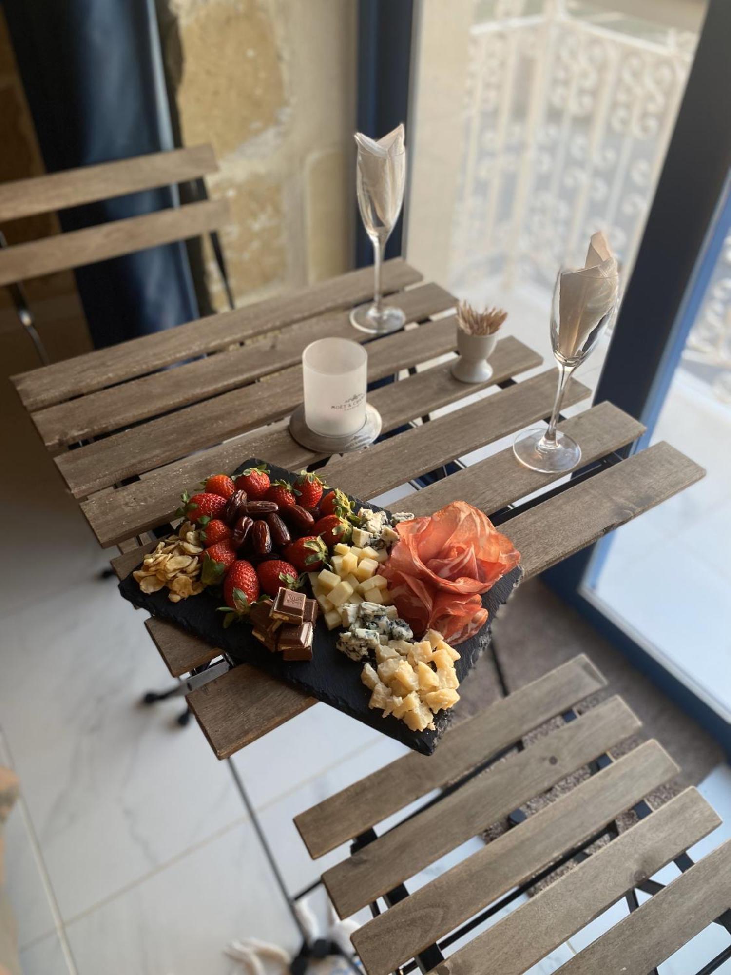 Fiftyfour West Boutique Living Bed & Breakfast Gharb  Exterior photo
