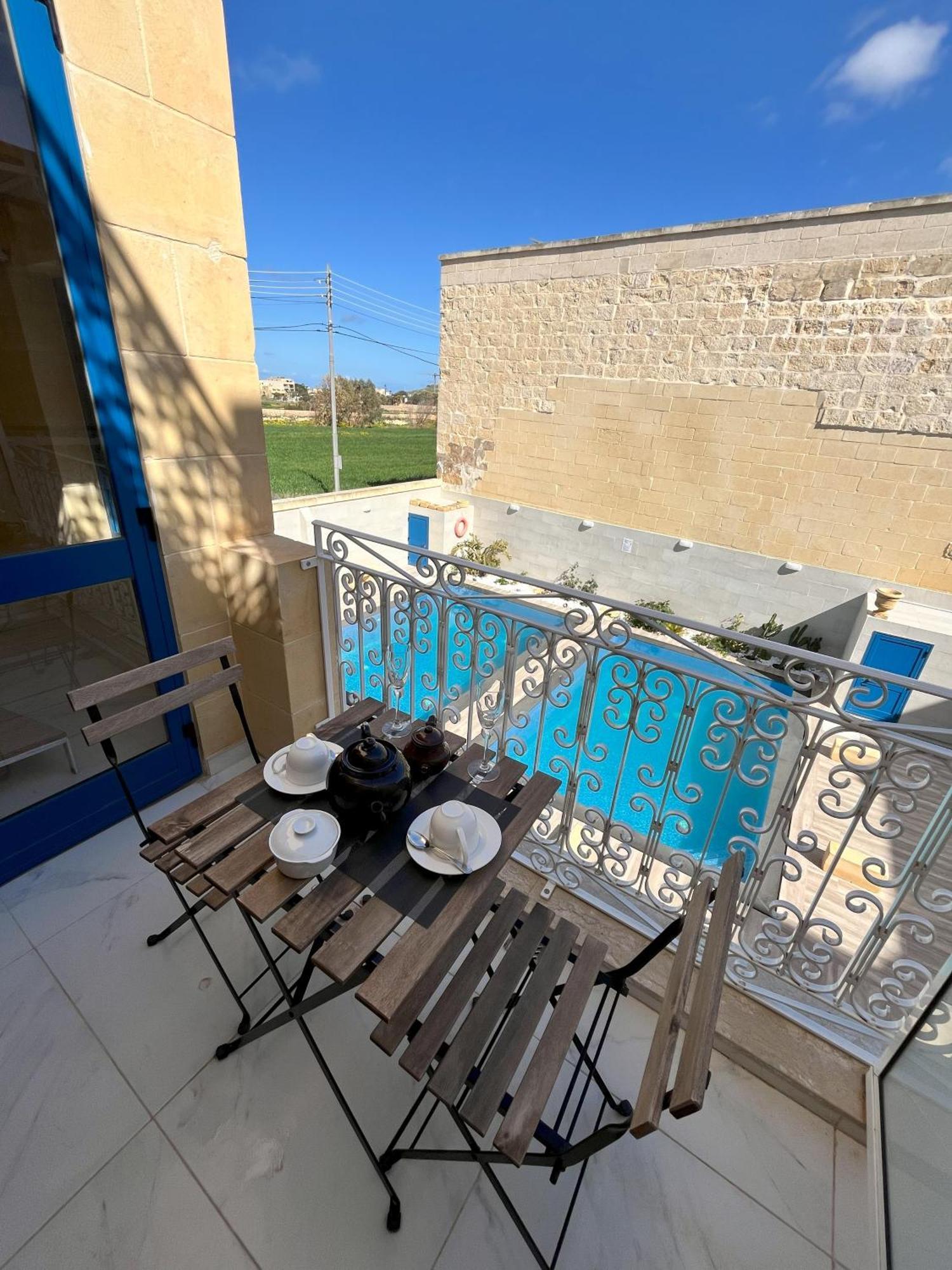 Fiftyfour West Boutique Living Bed & Breakfast Gharb  Exterior photo