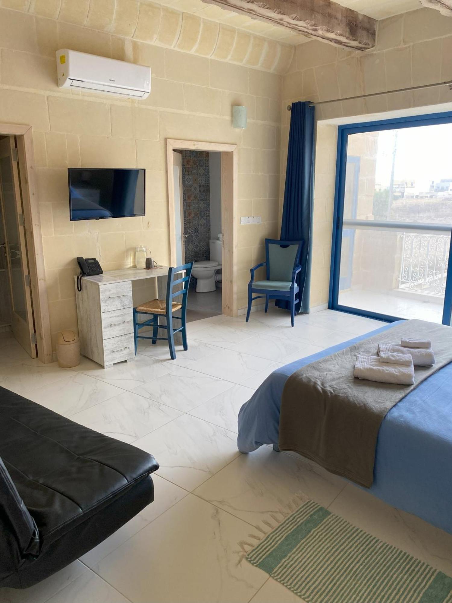 Fiftyfour West Boutique Living Bed & Breakfast Gharb  Exterior photo