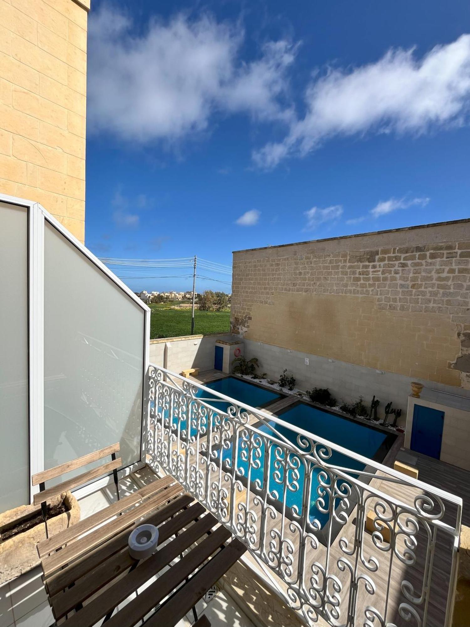 Fiftyfour West Boutique Living Bed & Breakfast Gharb  Exterior photo