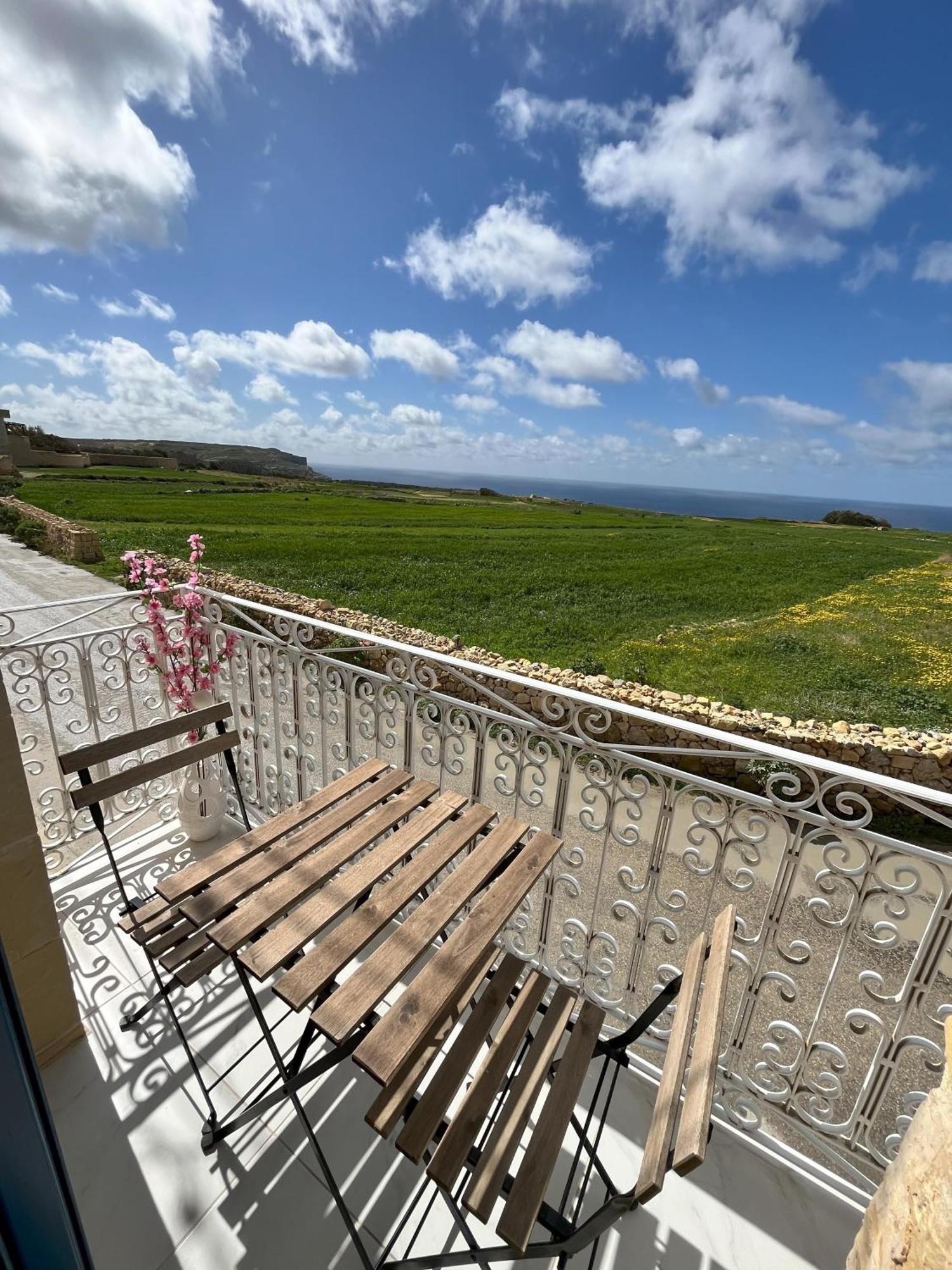 Fiftyfour West Boutique Living Bed & Breakfast Gharb  Exterior photo