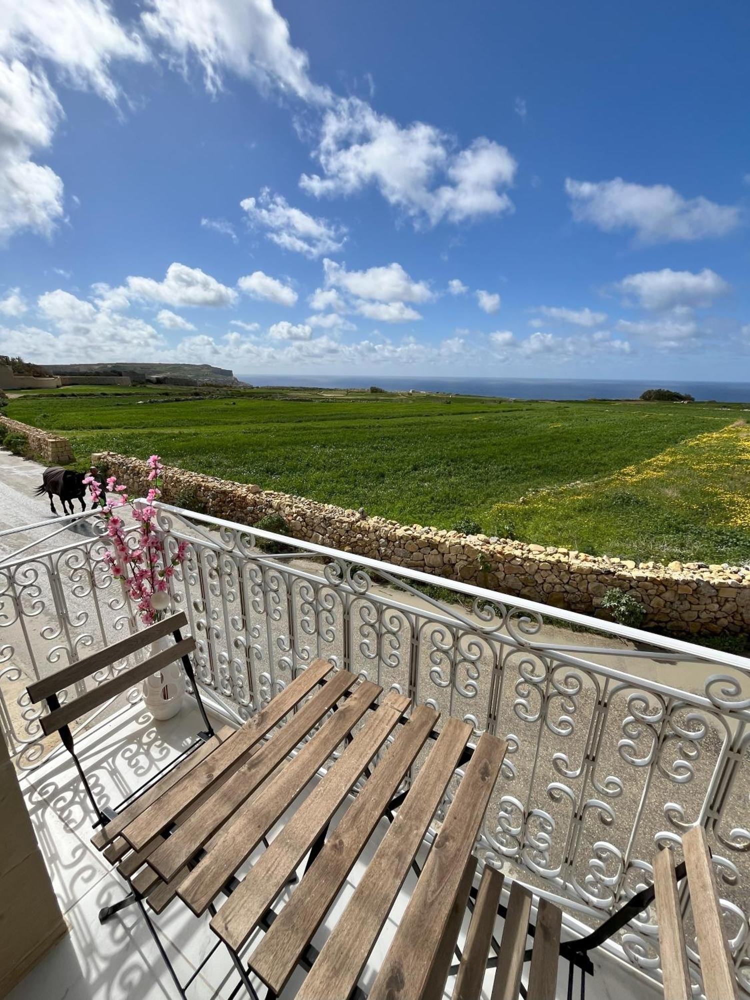 Fiftyfour West Boutique Living Bed & Breakfast Gharb  Exterior photo